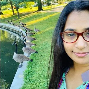 Meet your Posher, Samina